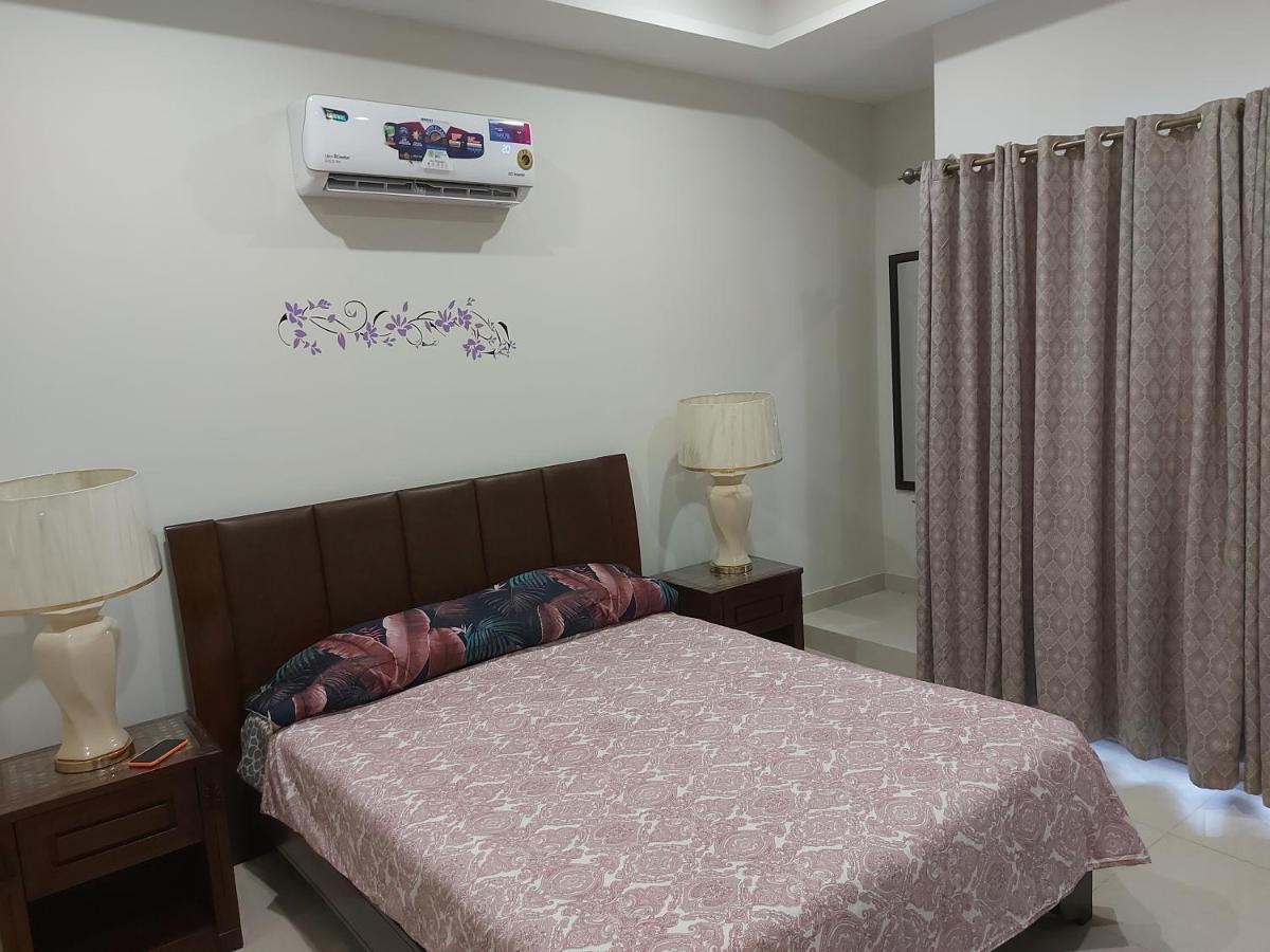 The River View Apartment Rawalpindi Eksteriør billede
